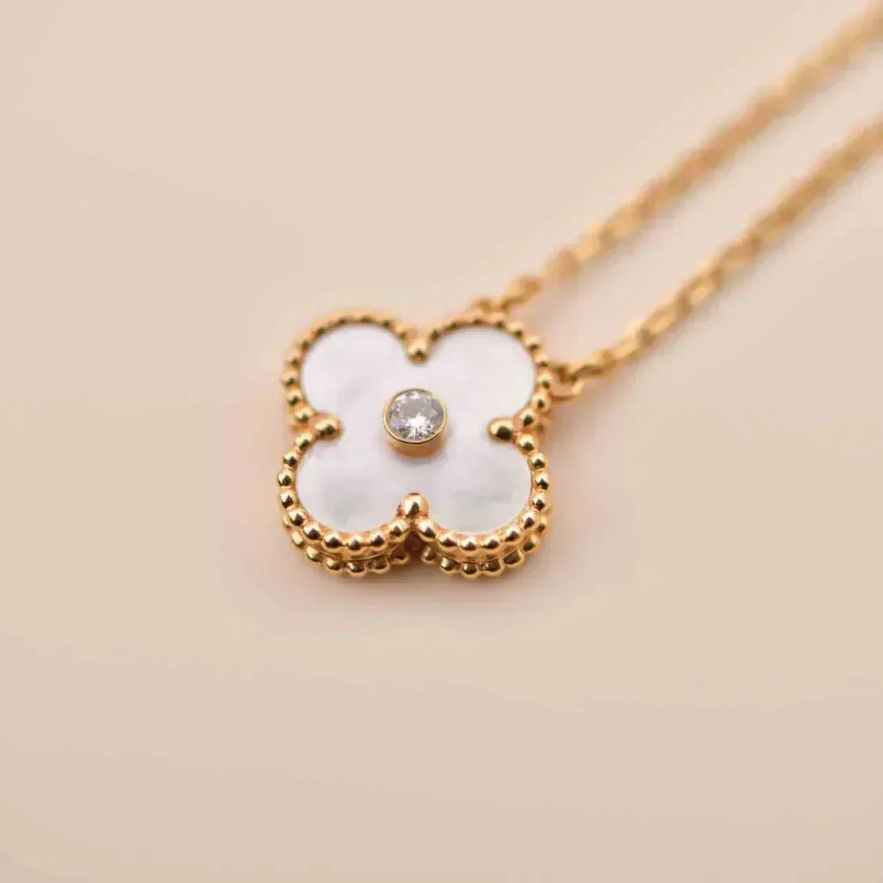 [RAFFINE]CLOVER 15MM DIAMOND WHITE FRITILLARIA NECKLACE