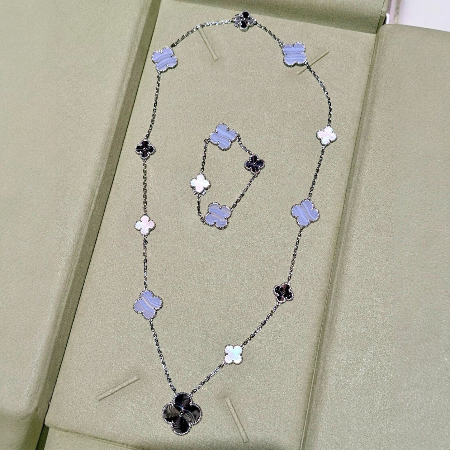 [RAFFINE]DETACHABLE CLOVER 15(11+4) FLOWER SILVER NECKLACE SET