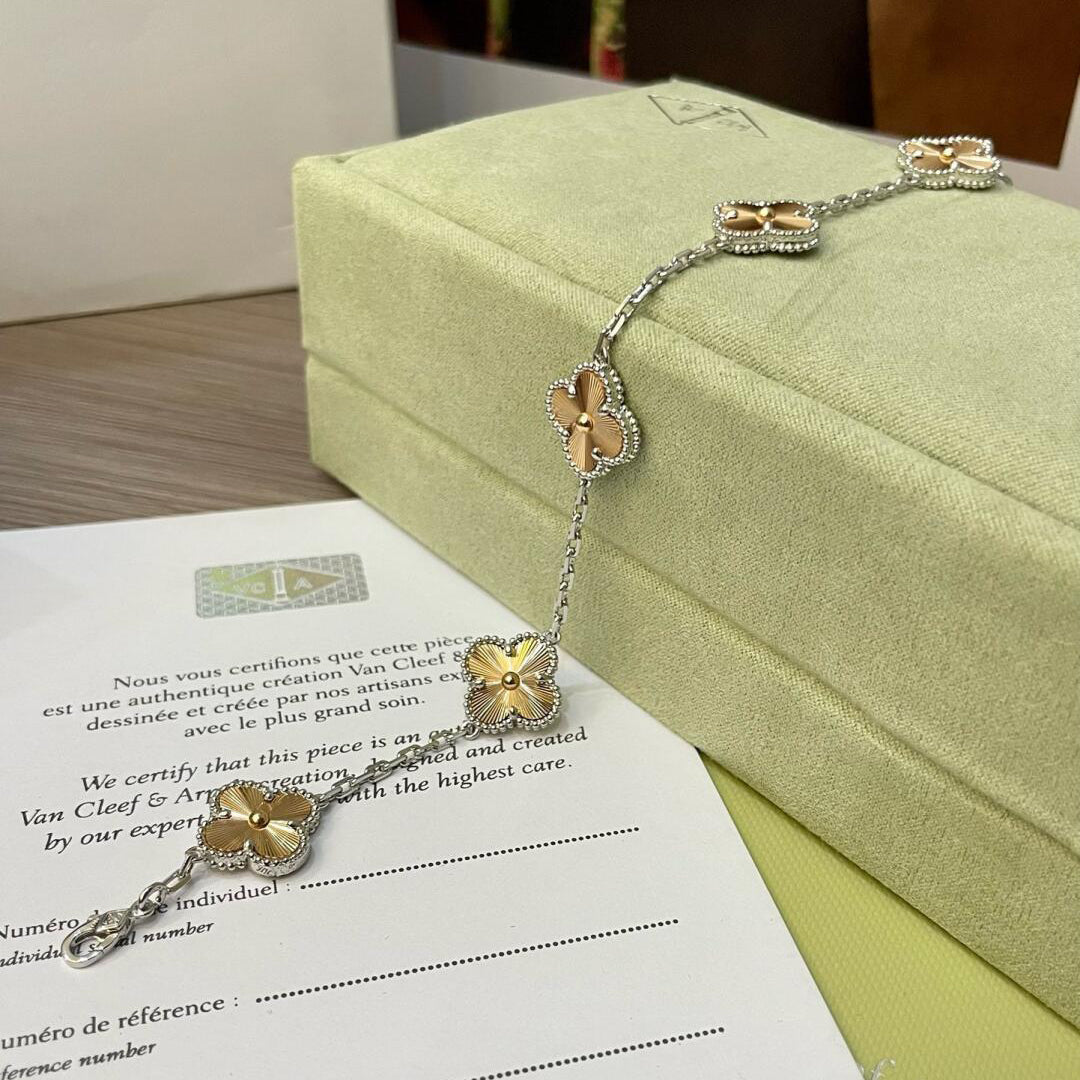 [RAFFINE]CLOVER  5 MOTIFS  CHRISTMAS LIMITED EDITION BRACELET
