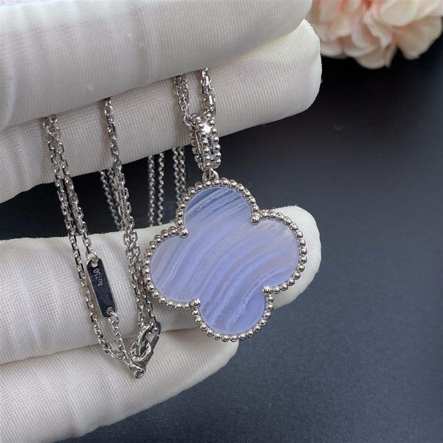 [RAFFINE]CLOVER SILVER CHALCEDONY BIG CLOVER NECKLACE