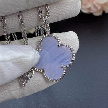 [RAFFINE]CLOVER SILVER CHALCEDONY BIG CLOVER NECKLACE