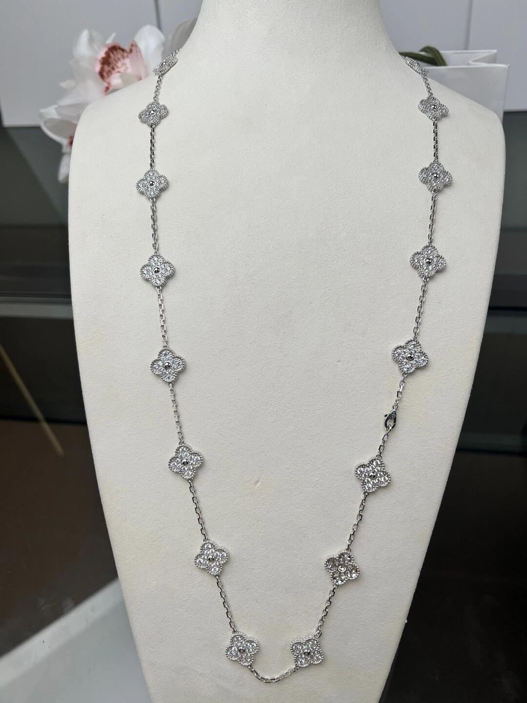 [RAFFINE]CLOVER 20 MOTIFS DIAMOND SILVER