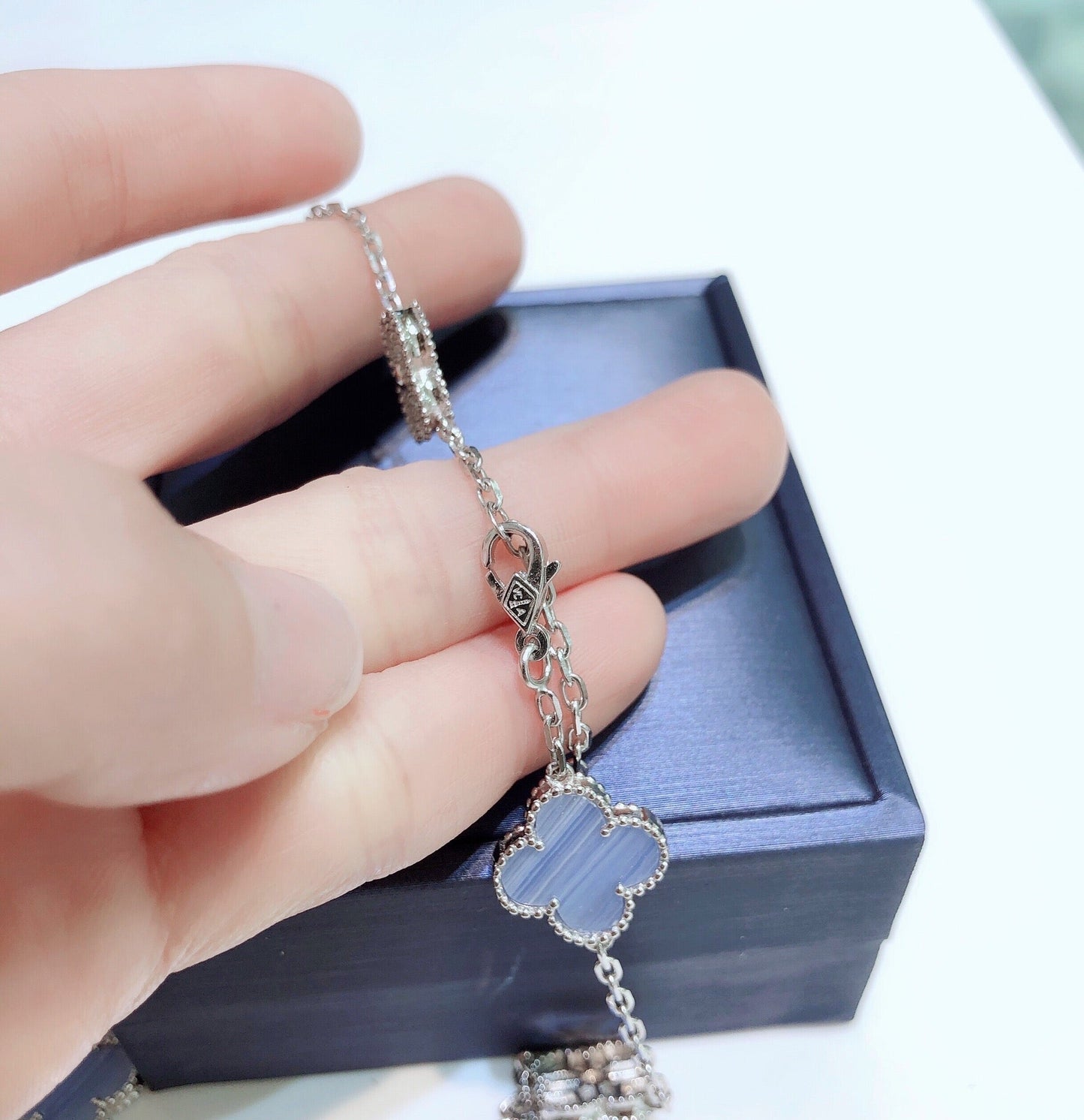 [RAFFINE]CLOVER 10 MOTIFS CHALCEDONY DIAMONDS SILVER NECKLACE