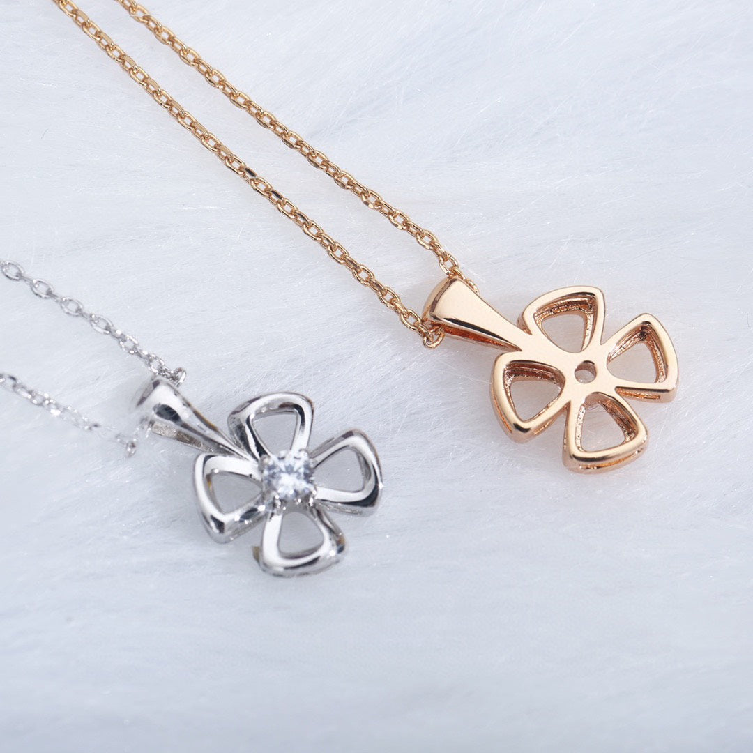 [RAFFINE] COLLAR FIOREVER CON CENTRO DE DIAMANTES