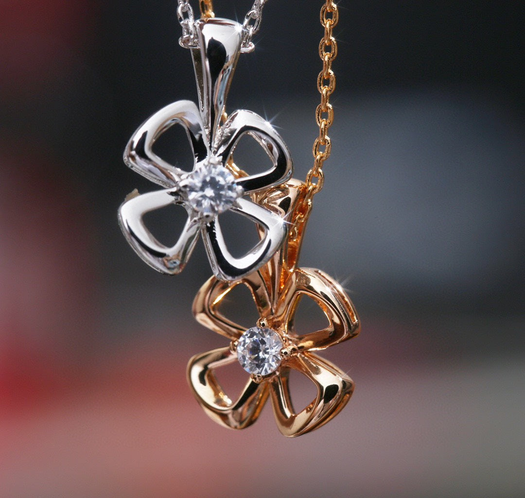 [RAFFINE] COLLAR FIOREVER CON CENTRO DE DIAMANTES