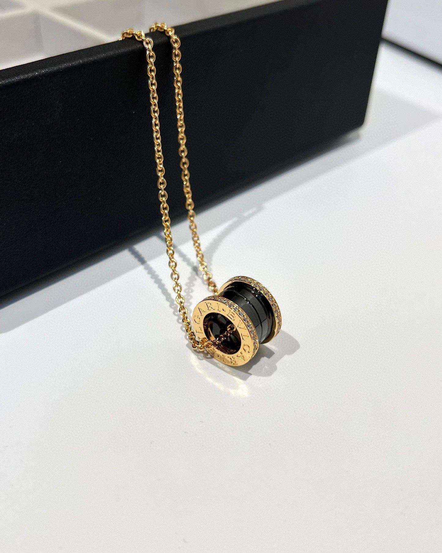 [RAFFINE]ZERO 1 COLLAR DE ORO ROSA CON DIAMANTES DE CERÁMICA NEGRA